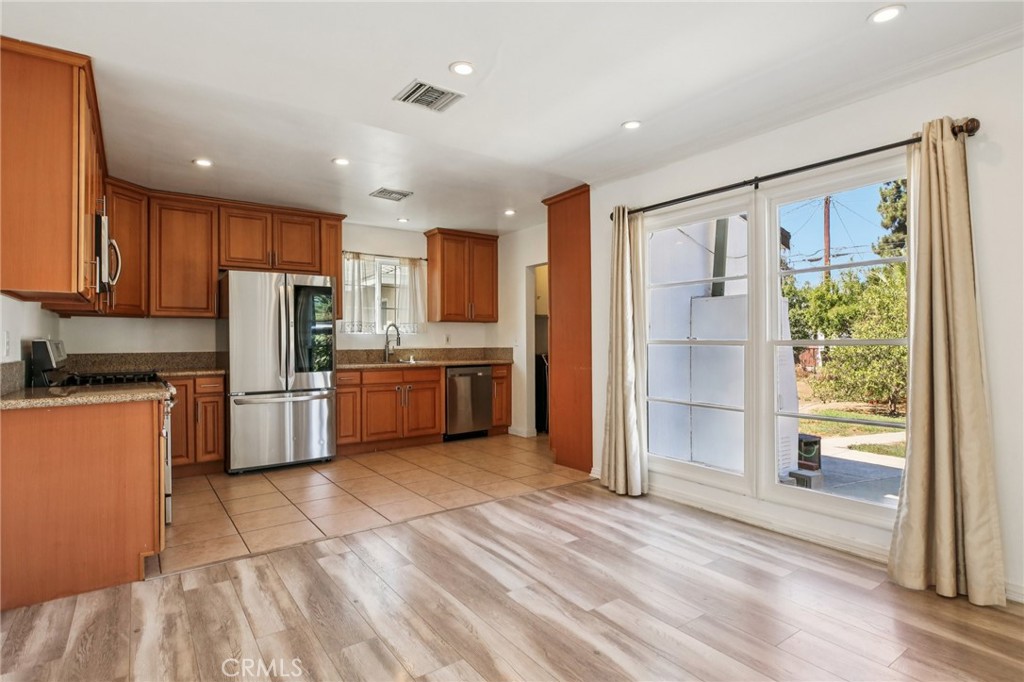 MLS #SR25268158 image #10