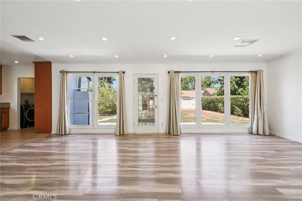 MLS #SR25268158 image #11