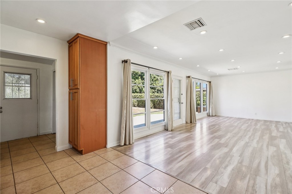 MLS #SR25268158 image #14