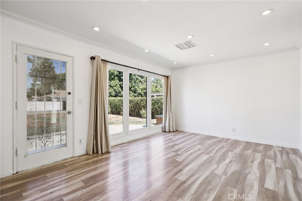 MLS #SR25268158 image #7