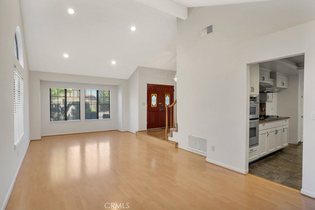 MLS #SR25268173 image #9