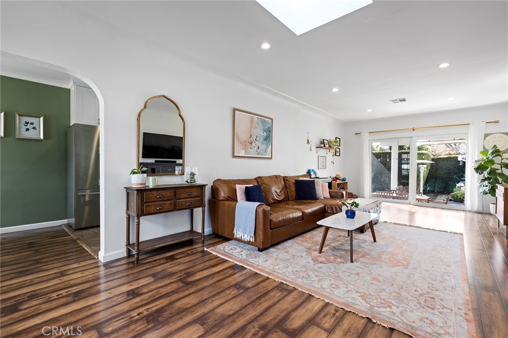 MLS #SR25268278 image #1