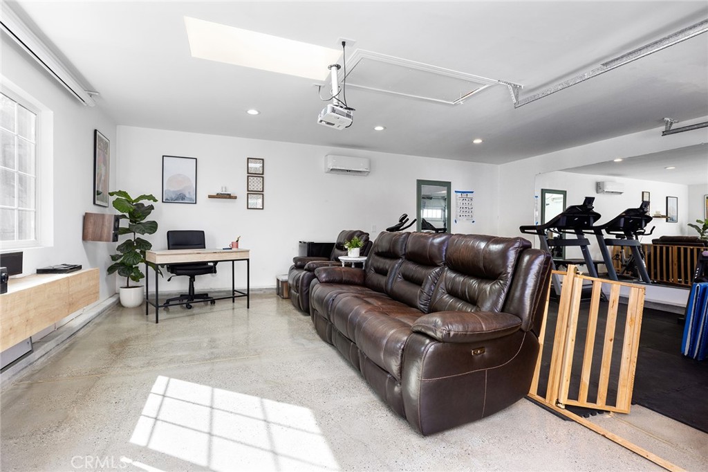 MLS #SR25268278 image #18