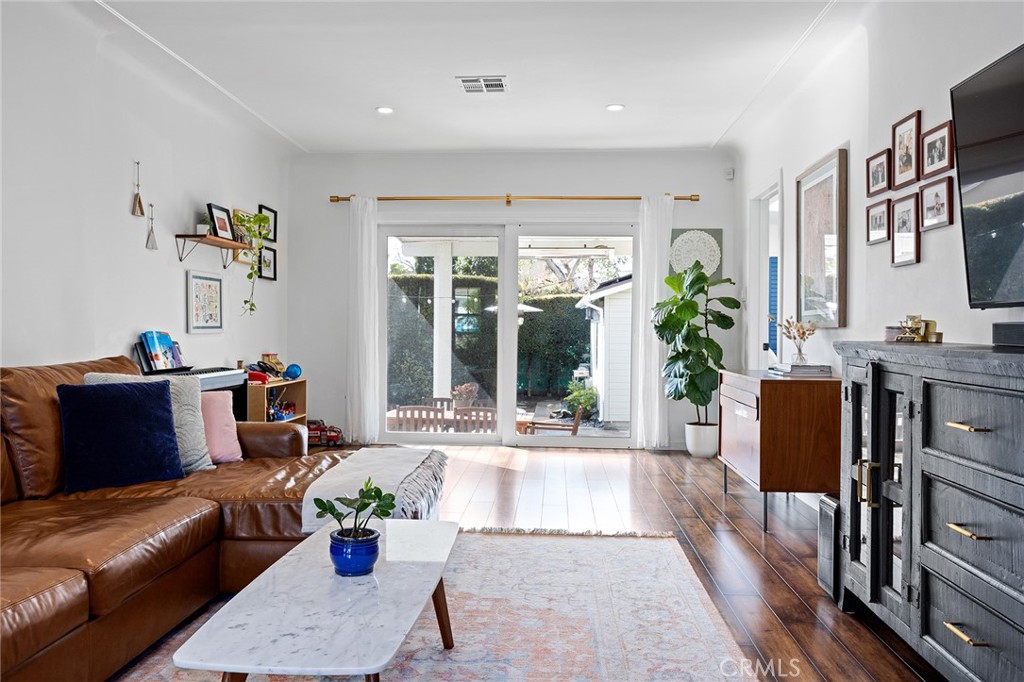 MLS #SR25268278 image #2