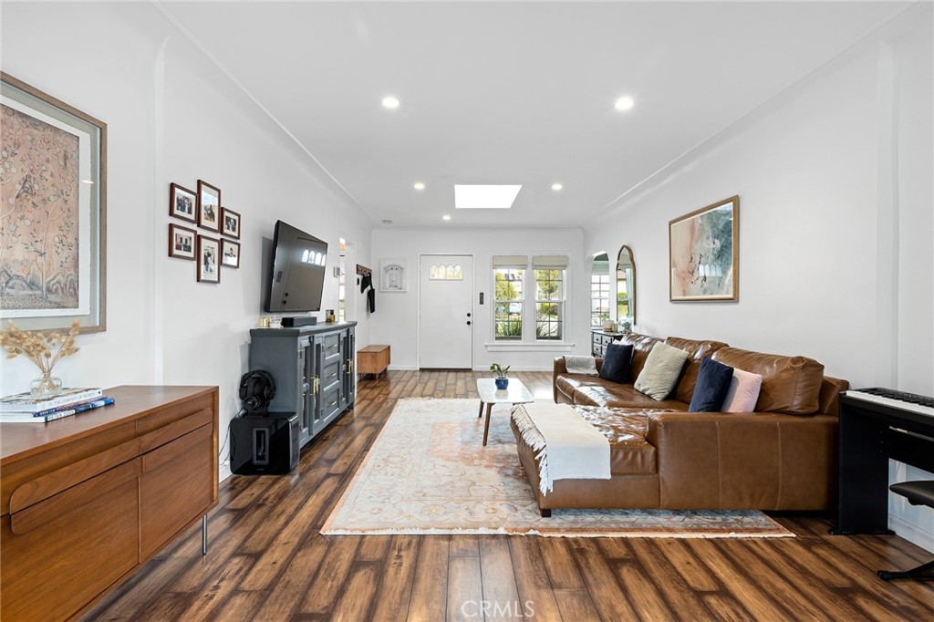 MLS #SR25268278 image #3