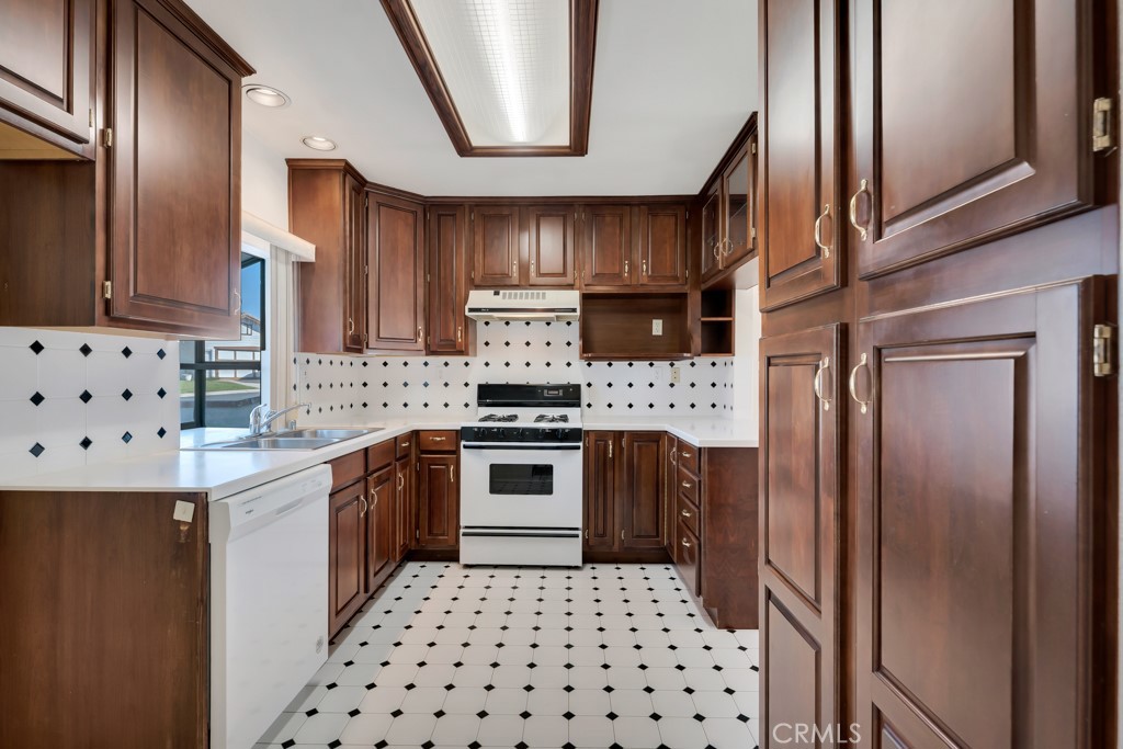 MLS #SR25268300 image #5