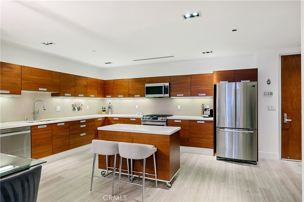 MLS #SR25268365 image #3