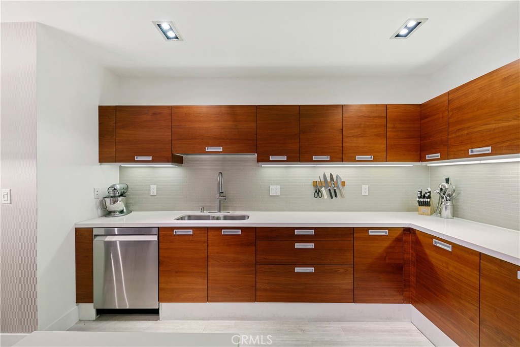 MLS #SR25268365 image #6