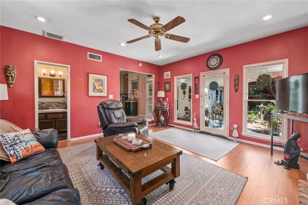 MLS #SR25268417 image #12