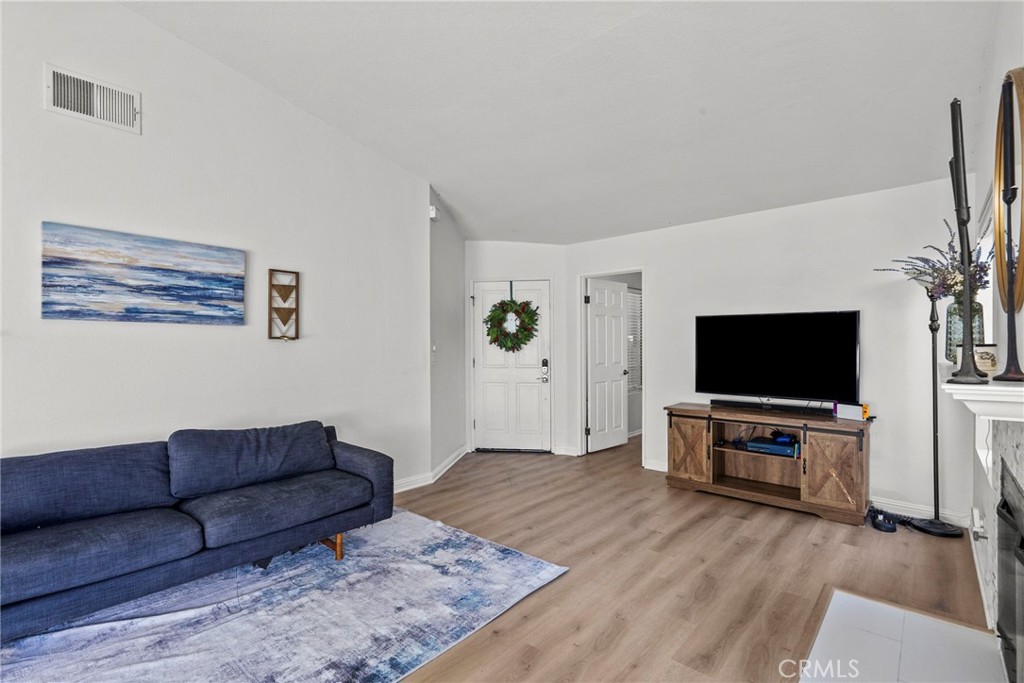 MLS #SR25268515 image #5