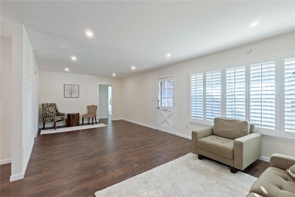 MLS #SR25268615 image #4