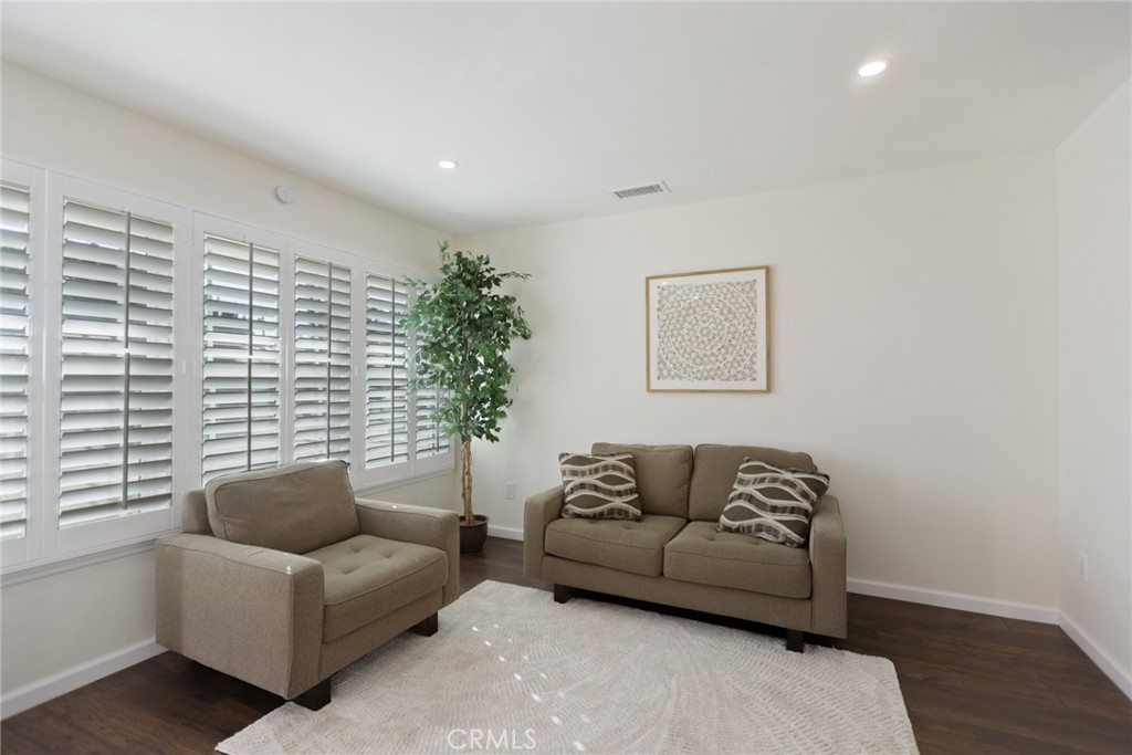 MLS #SR25268615 image #5