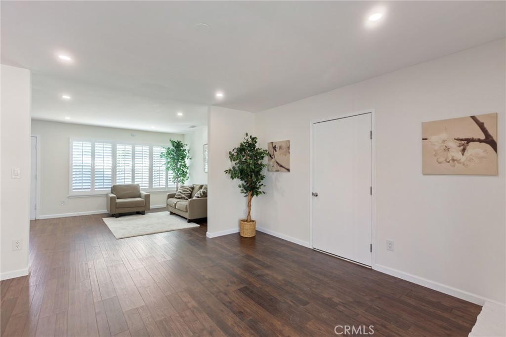 MLS #SR25268615 image #8