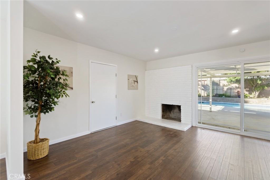 MLS #SR25268615 image #9