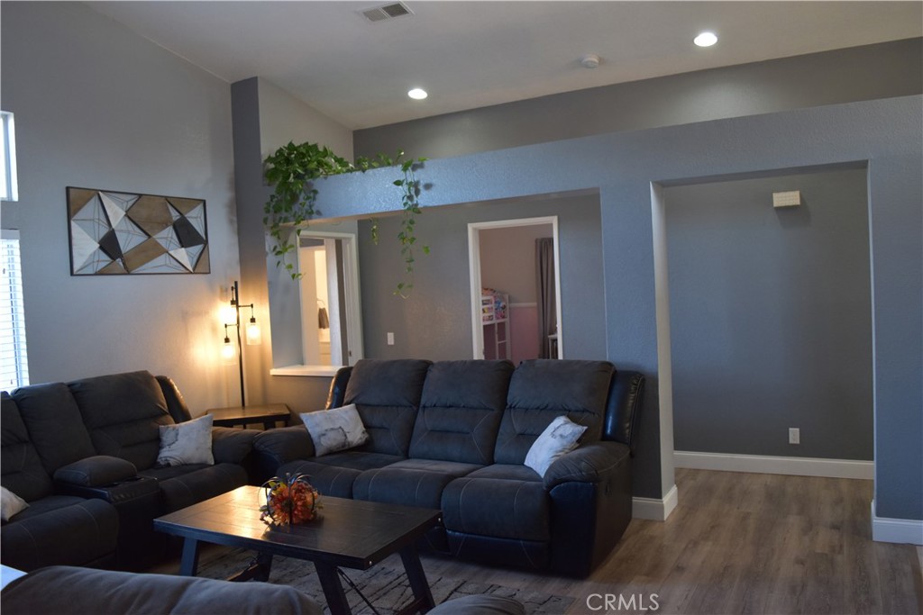 MLS #SR25268622 image #1