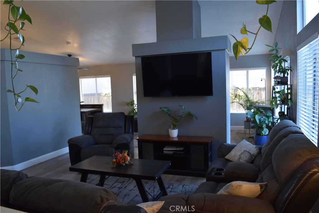 MLS #SR25268622 image #2