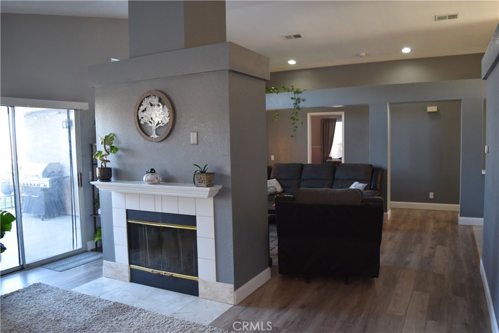 MLS #SR25268622 image #3