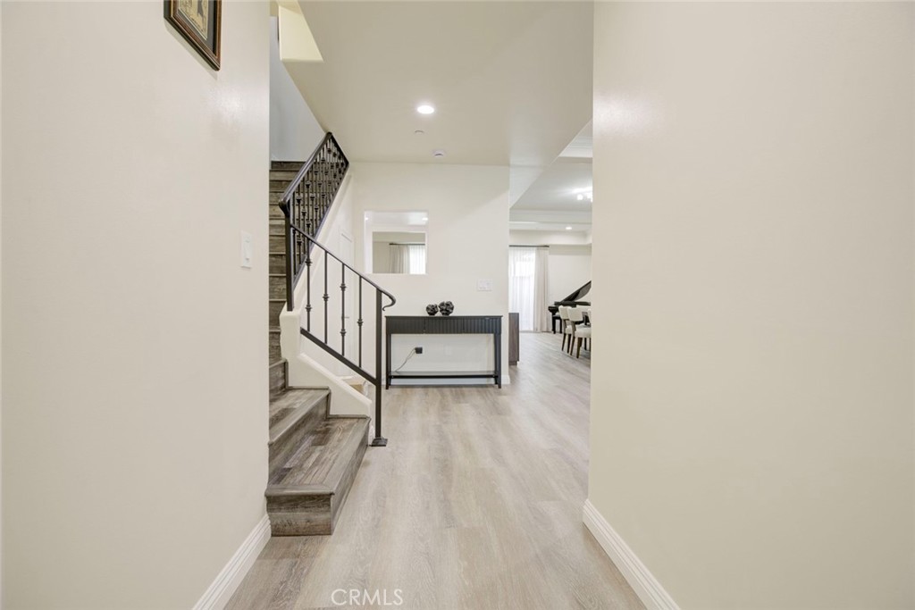 MLS #SR25268639 image #8