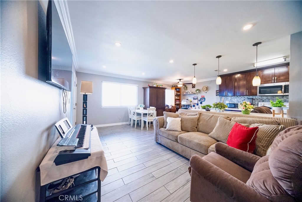 MLS #SR25268648 image #6