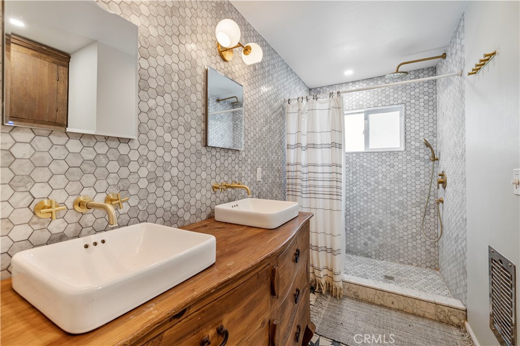 MLS #SR25268820 image #31