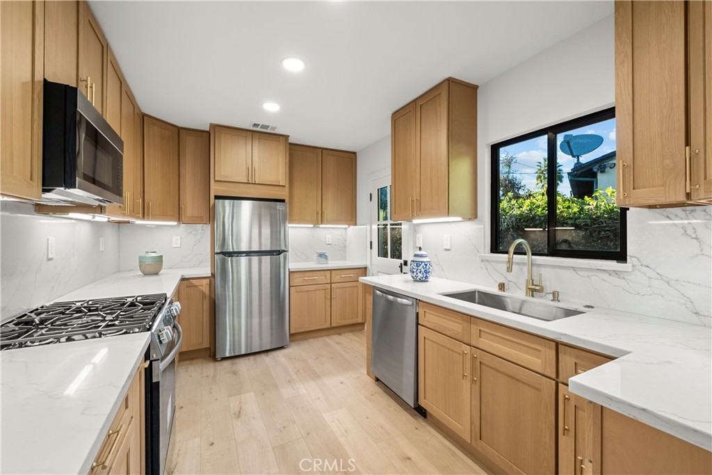 MLS #SR25268958 image #7