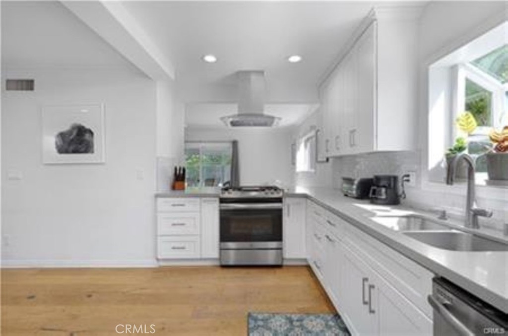 MLS #SR25252787 image #8