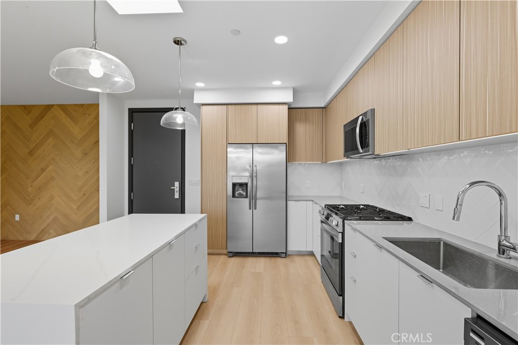 MLS #SR25269571 image #3