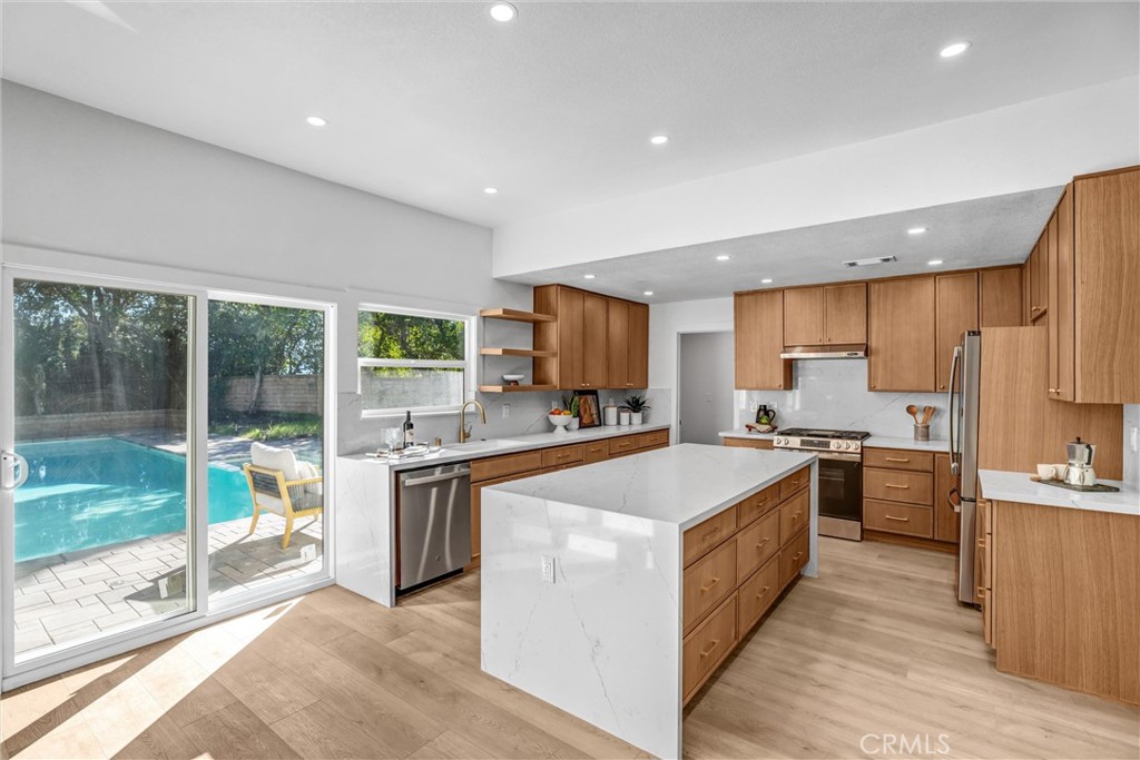 MLS #SR25269589 image #9