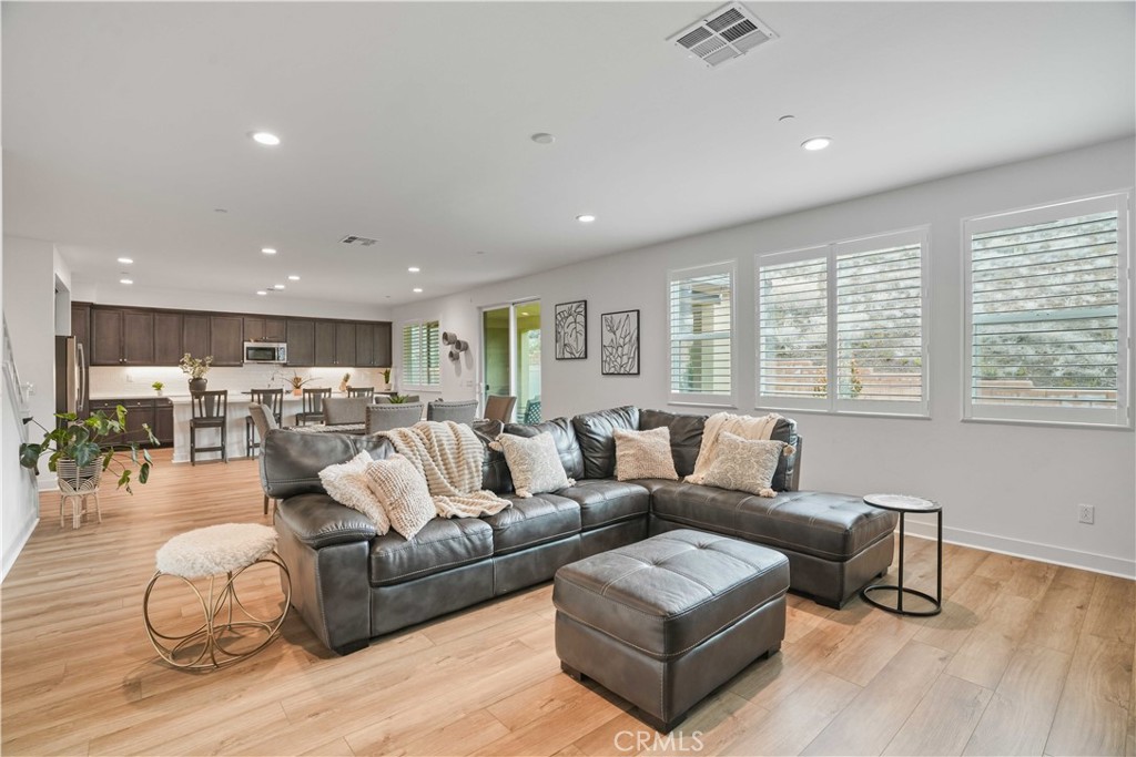 MLS #SR25269596 image #3