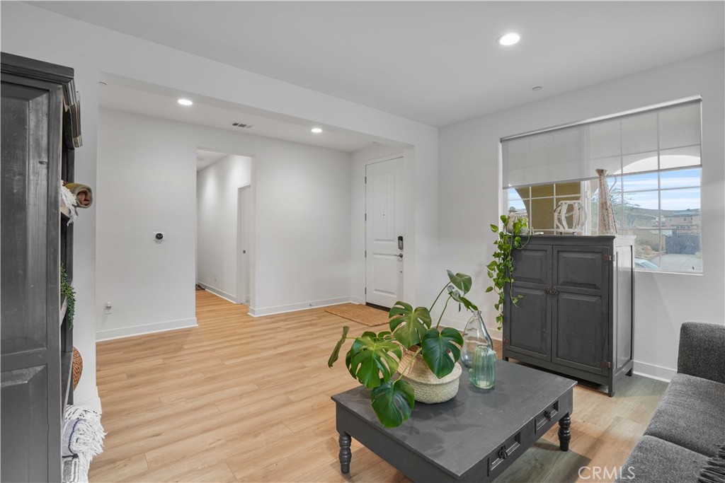 MLS #SR25269596 image #9