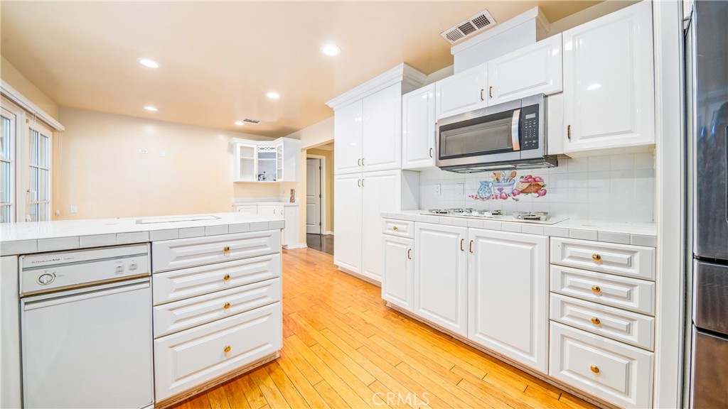 MLS #SR25269606 image #8