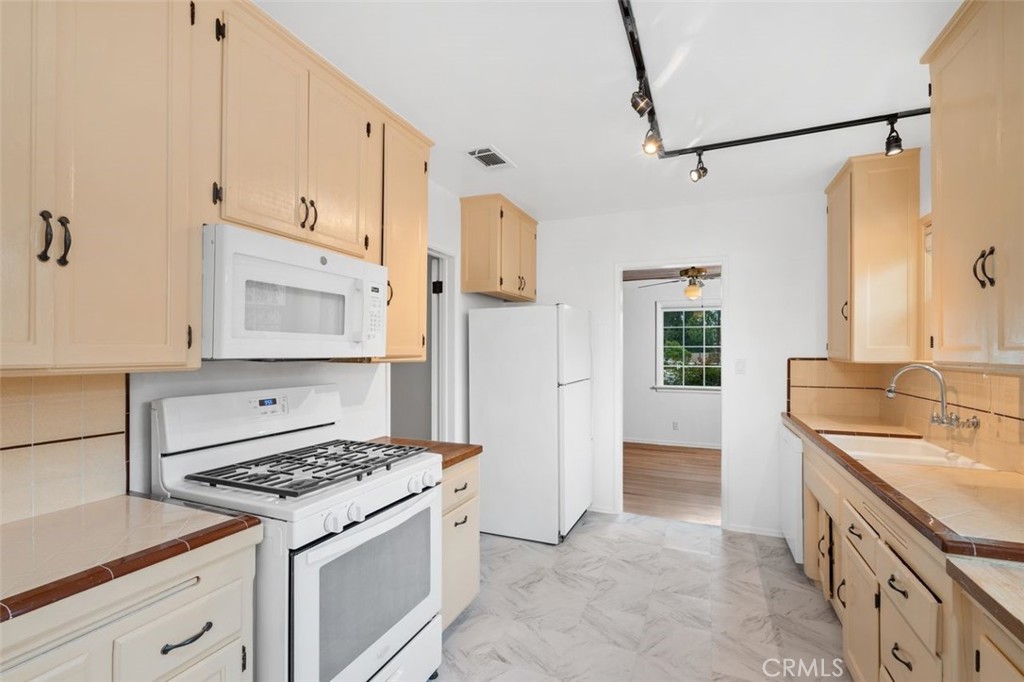 MLS #SR25270062 image #4