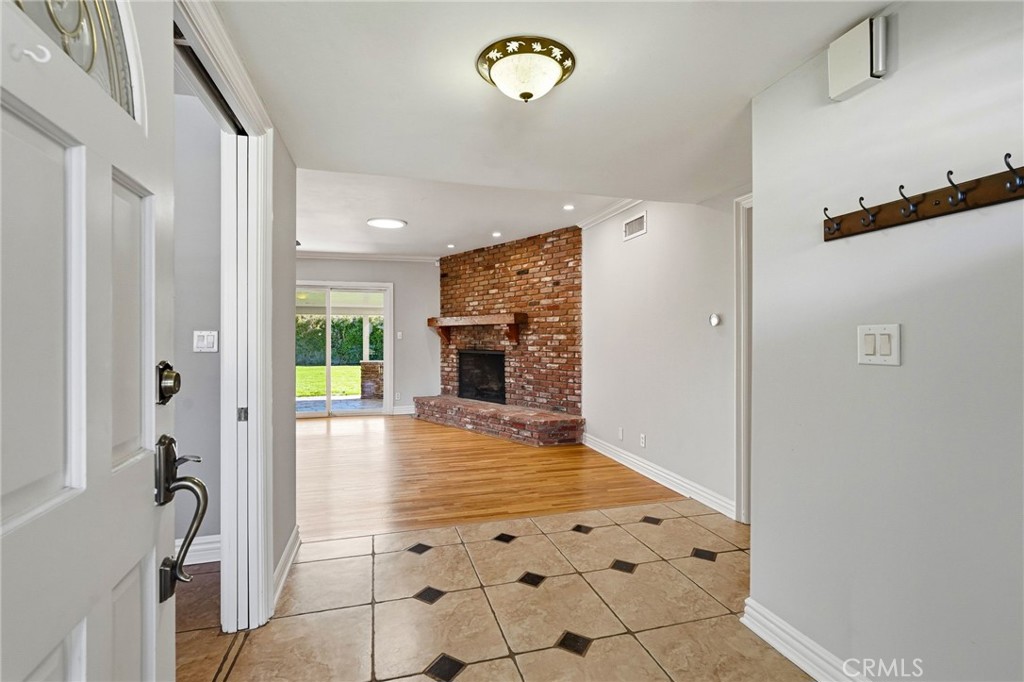 MLS #SR25270071 image #5