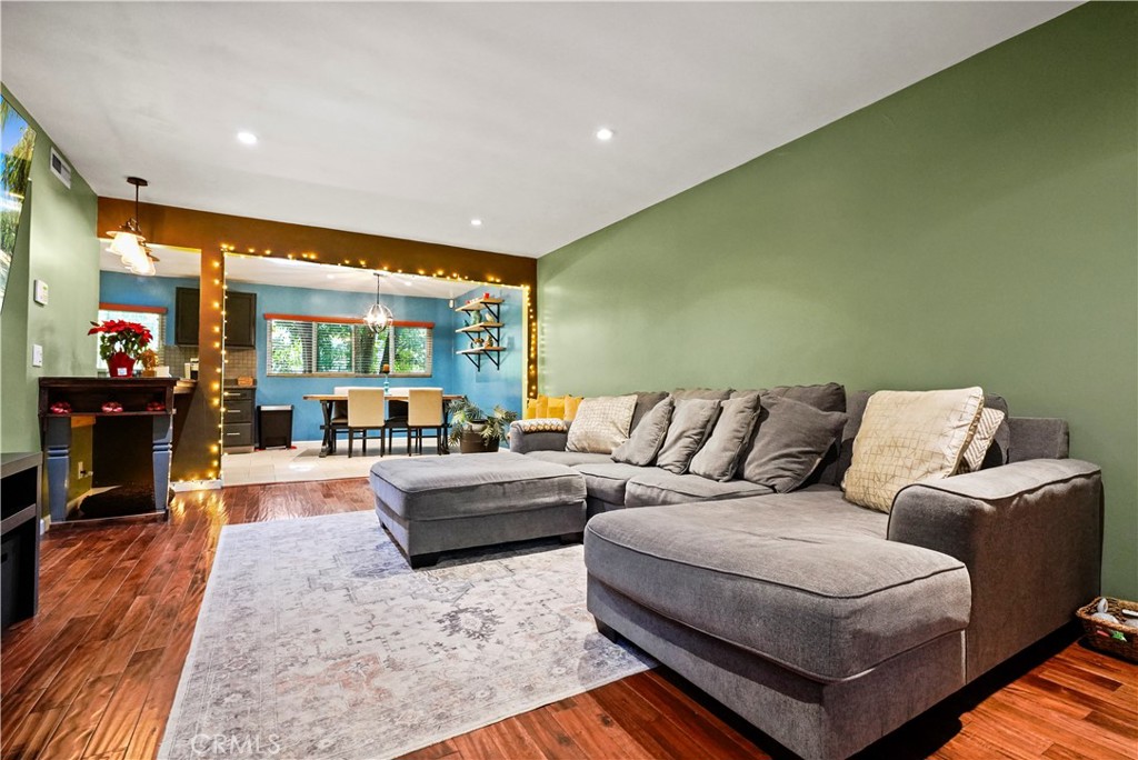 MLS #SR25270092 image #1