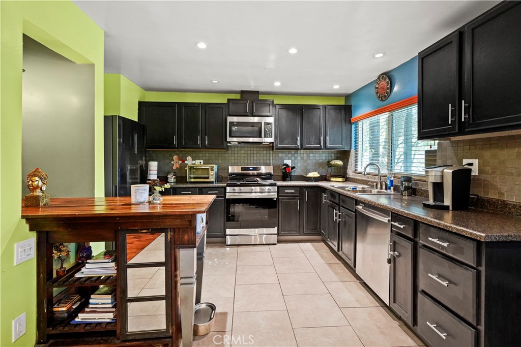 MLS #SR25270092 image #9