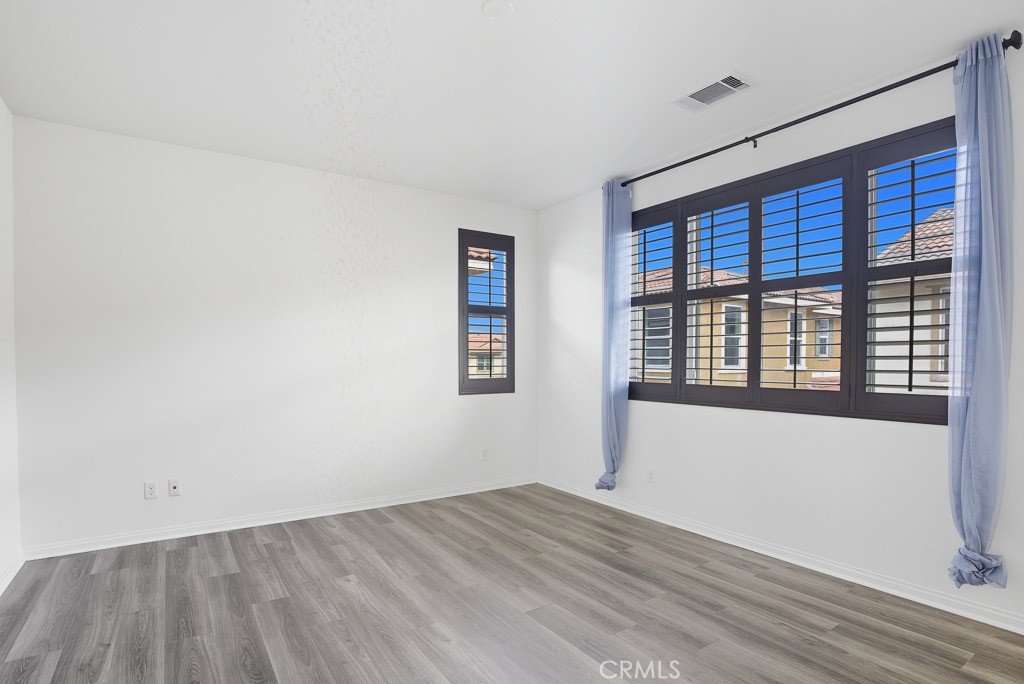 MLS #SR25270102 image #10