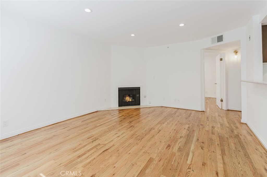 MLS #SR25270103 image #2