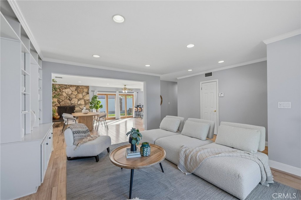 MLS #SR25270111 image #9