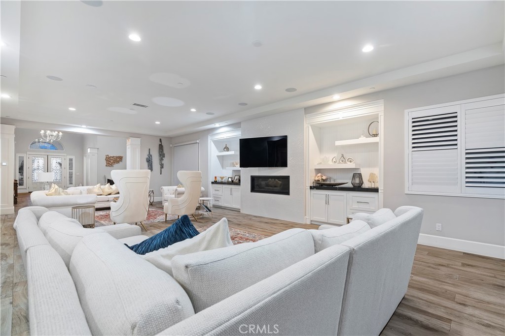 MLS #SR25270119 image #4