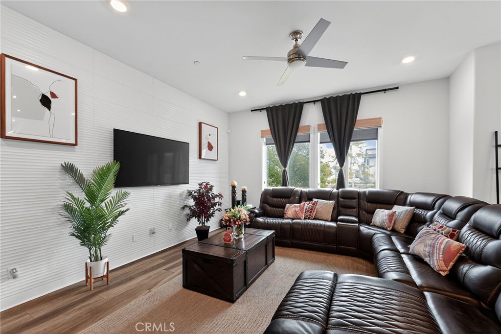 MLS #SR25270163 image #5