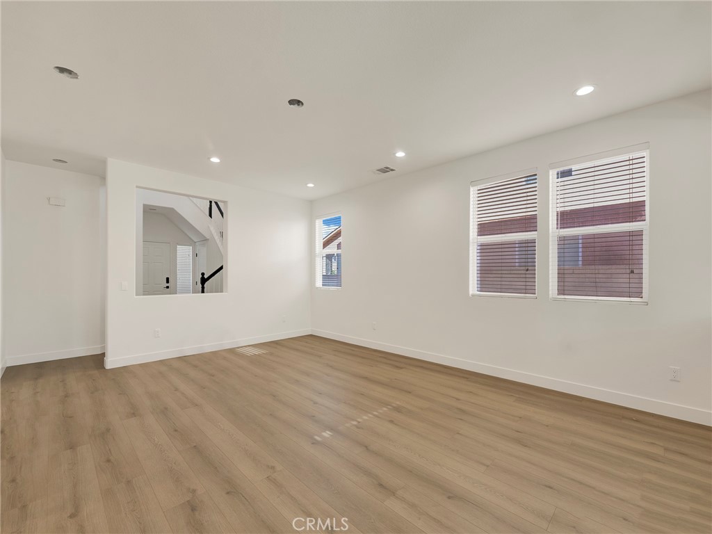 MLS #SR25270169 image #10