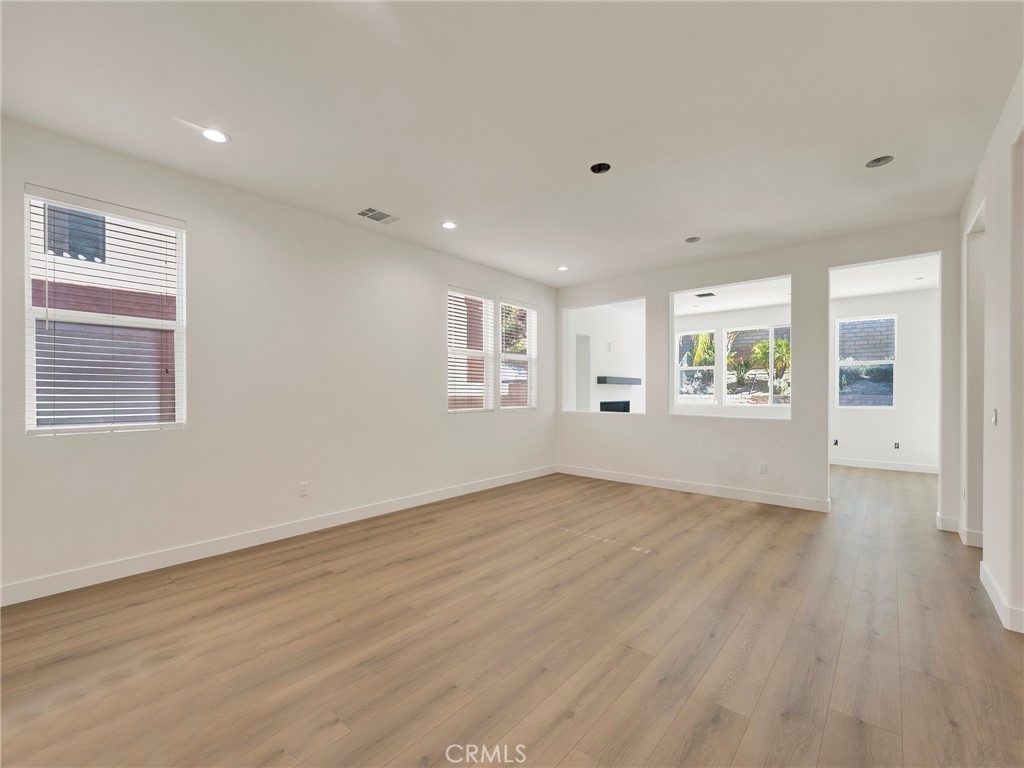 MLS #SR25270169 image #7