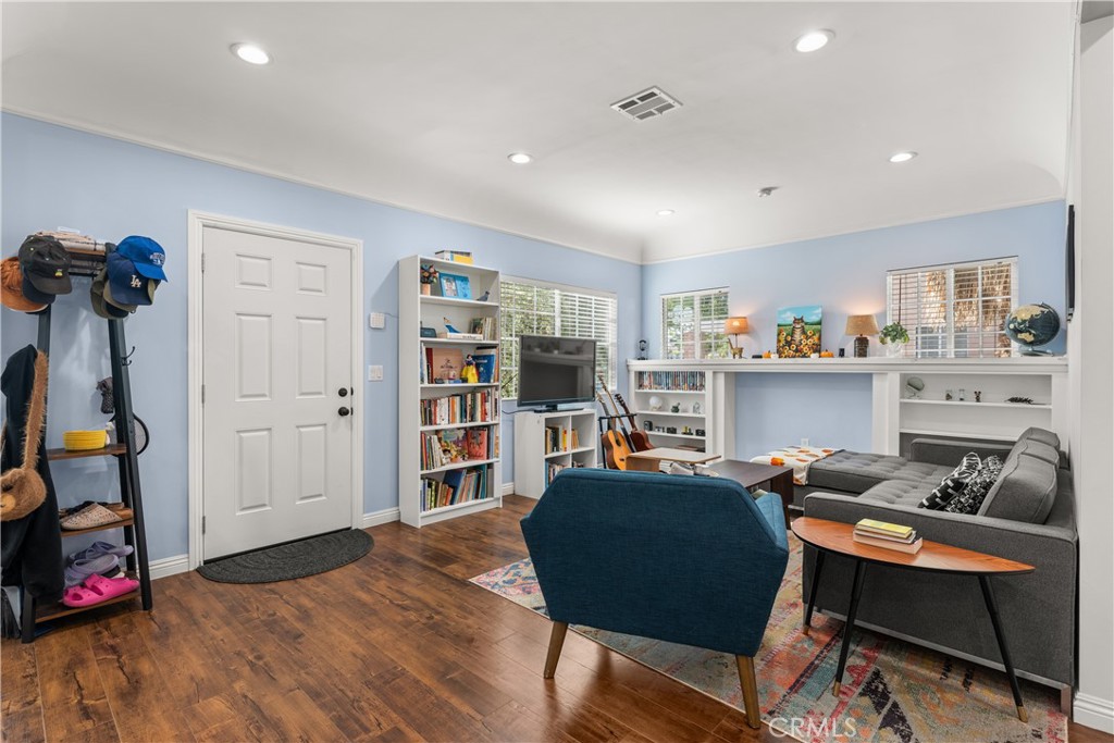 MLS #SR25270205 image #2