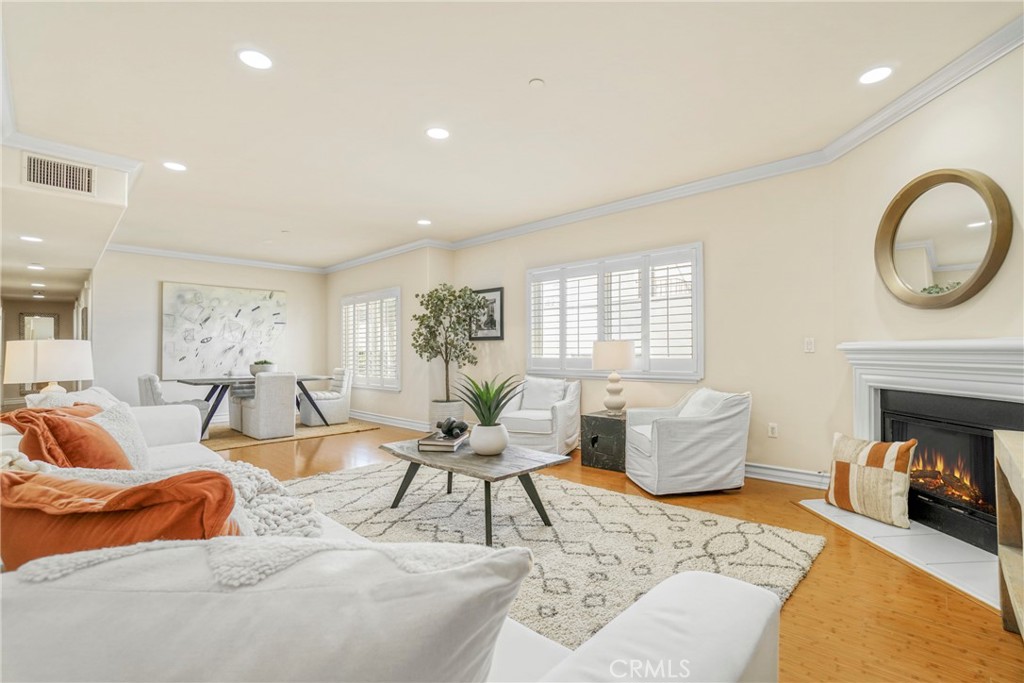 MLS #SR25270284 image #2