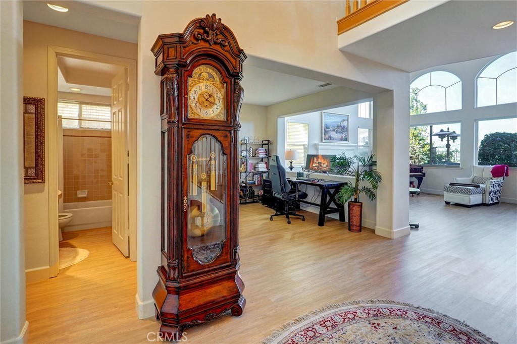 MLS #SR25270378 image #4