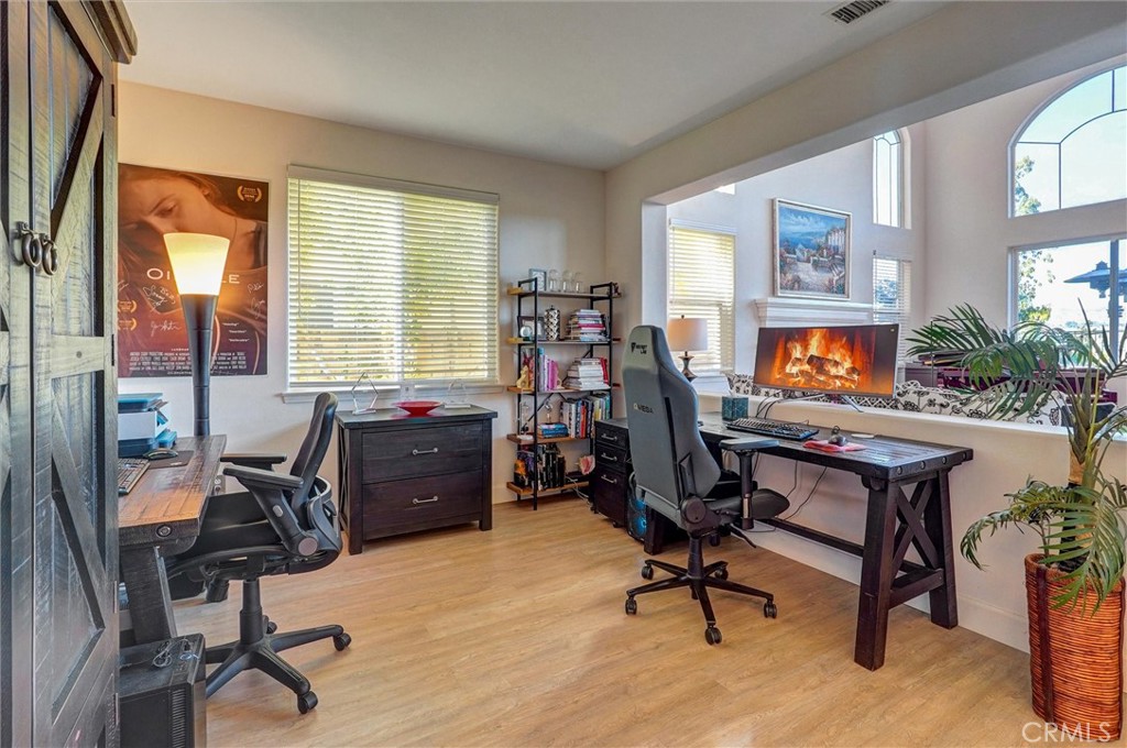 MLS #SR25270378 image #9