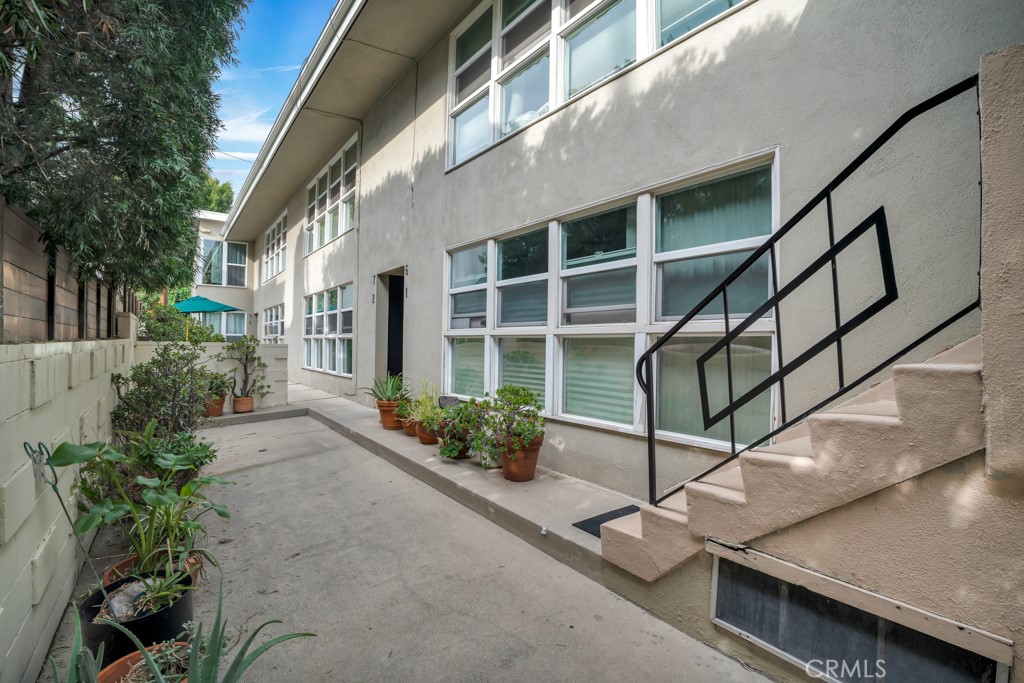 MLS #SR25270398 img 1