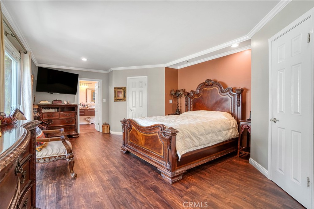 MLS #SR25270453 image #8