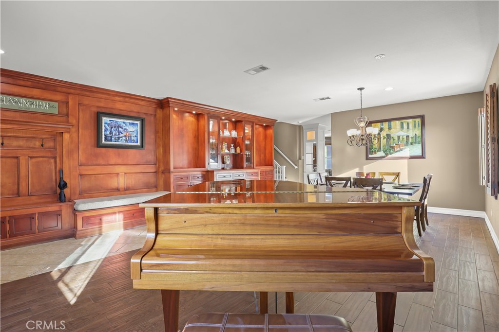 MLS #SR25270500 image #3