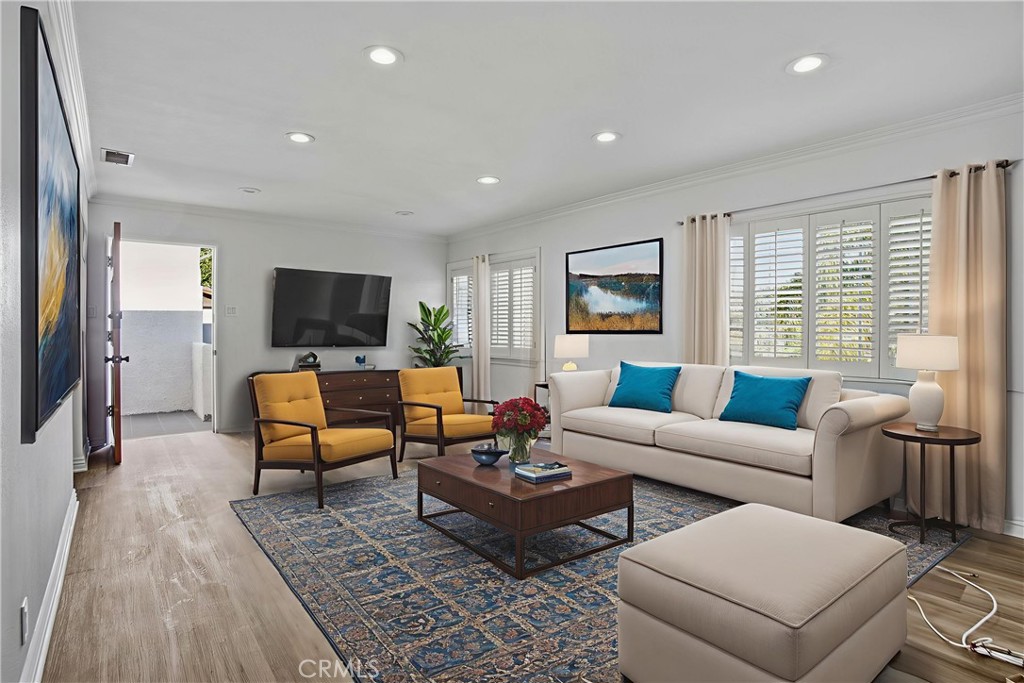 MLS #SR25270573 image #1